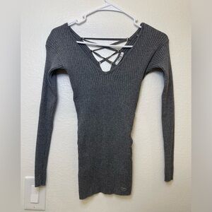 Guess Women’s Gray Ribbed V-Neck Long Sleeve Open Back Top Size‎ M
